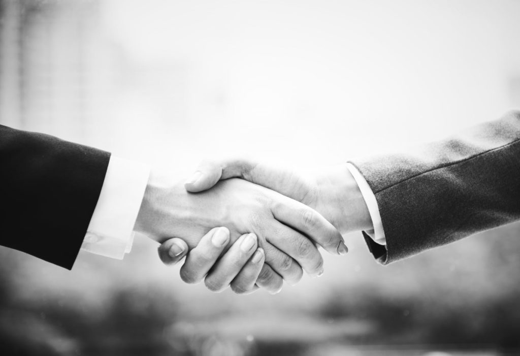 two person doing hand shake  1024x701 - 5 Steps to Start Your Forex Trading Career